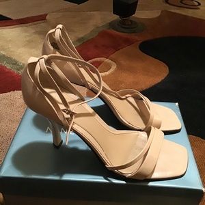 Light Natural Nine West Heel